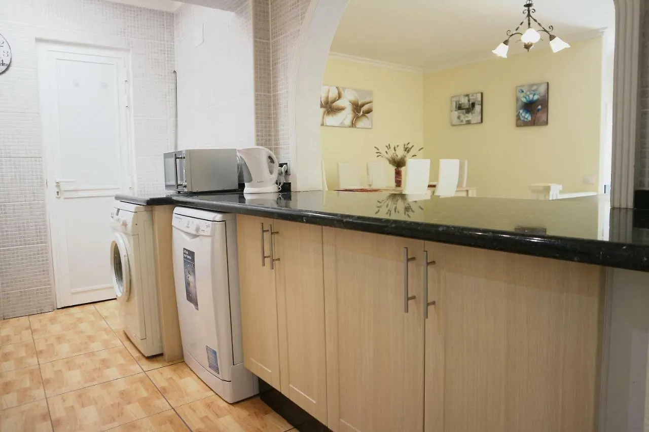 Sunny Villa Holiday Home Адехе